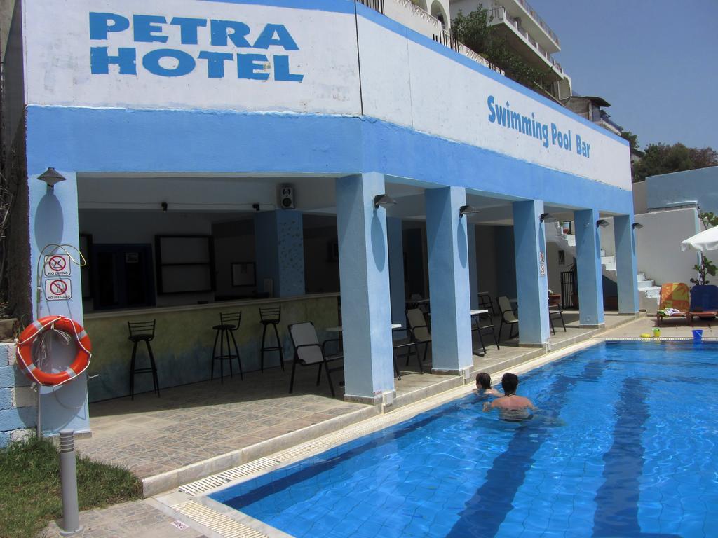 Petra Hotel アギア・ガリニ エクステリア 写真